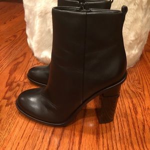 Tory Burch Gabrielle Leather Bootie size 7